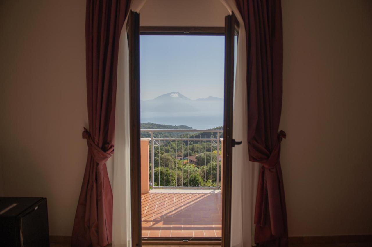 Hotel Caluna Charme サン・ジョヴァンニ・ア・ピーロ エクステリア 写真