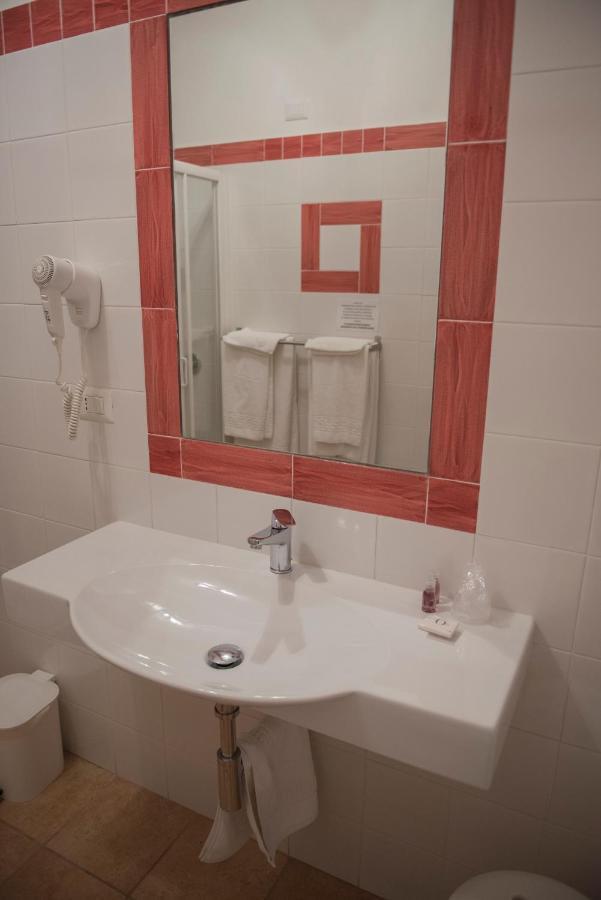 Hotel Caluna Charme サン・ジョヴァンニ・ア・ピーロ エクステリア 写真